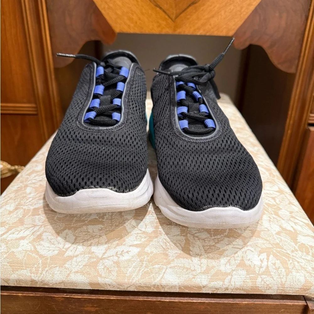 Nike Men's Black and Purple Sneakers with Teal Accents